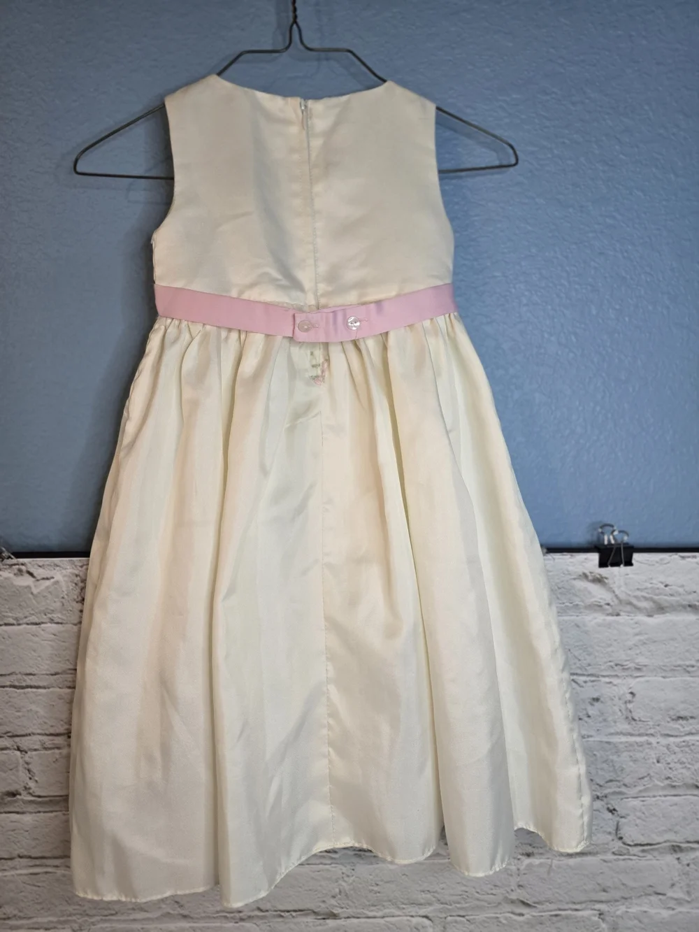 Cinderella Brand Cream Formal Dress with Pink Waistband Sz 4/4T